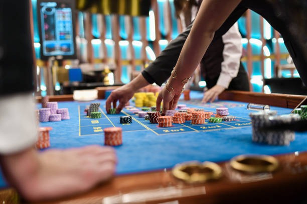 Dashboard showing multiple Super Sic Bo tables with betting limits and queue status